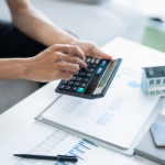 Teciomar Ábila ensina como sair das dívidas e quitar tudo em até 12 meses com planejamento!