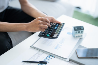 Teciomar Ábila ensina como sair das dívidas e quitar tudo em até 12 meses com planejamento!