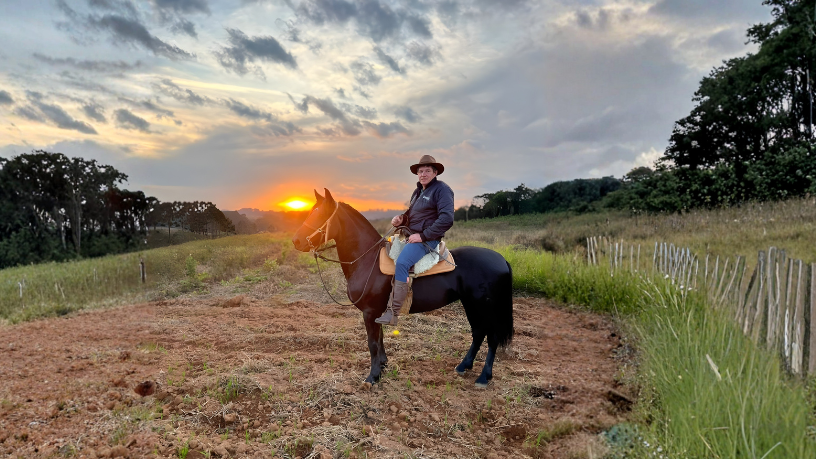 Munck ou guindaste? Entender as diferenças entre alcance, mobilidade e capacidade é essencial para escolher o equipamento ideal em cada operação, como destaca Altevir Seidel.