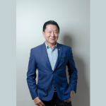 Cirurgia plástica e autoestima se conectam quando o procedimento vai além da estética, explica Milton Seigi Hayashi.